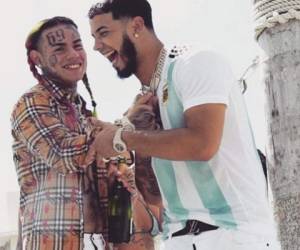 Tekashi 6ix9ine y Anuel AA grabaron juntos el tema Bebé. Foto: Instagram