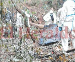 La imagen muestra las condiciones en las que quedó el helicóptero FAH-950 en el que perdieron la vida seis personas, entre ellas Hilda Hernández, hermana de mandatario de la República.