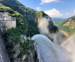 Según las autoridades, las descargas se han realizado de forma responsable, evitando mayores inundaciones en los municipios de el Valle de Sula. Foto: Cortesía