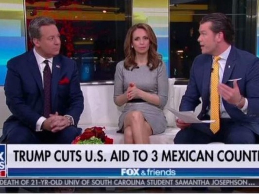 El rotulador cometió un error en el cintillo del programa de Fox News.