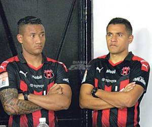 Luis Garrido junto a Roger Rojas vistiendo la camisa del Alajuela de Costa Rica. Foto: Diario Extra