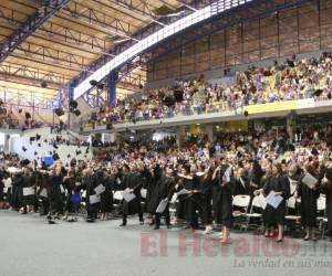 Los graduandos no podrán tener su ceremonia de graduación en el Palacio de los Deportes debido al coronavirus.