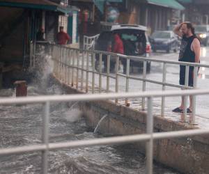 A las 5:00 pm, hora local, la tormenta se ubicaba unos 190 km al oeste de <b>Tampa.</b>