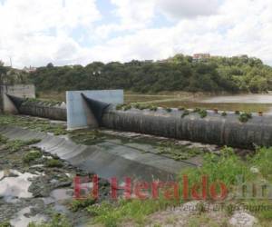 Las cortinas de la represa Los Laureles ya han comenzado a levantarse con el fin de que se aprovechen las últimas lluvias de la temporada y alcance el 100% de su nivel. Foto: El Heraldo