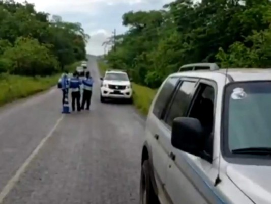 La Policía Nacional se presentó a los dos lugares donde estaban los cuerpos.