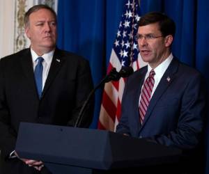 El régimen iraní, dijo Esper, se encuentra bajo amenaza interna debido a las protestas por el derribamiento de un avión civil ucraniano.