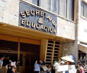 A partir del mes de marzo, los empleados que estaban bajo contrato ya no laborarán para la Secretaría de Educación.