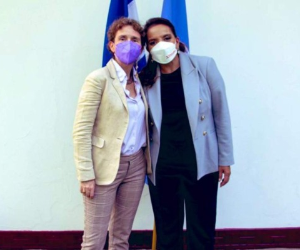 La Coordinadora Residente de las Naciones Unidas en Honduras, Alice Shackelford y Xiomara Castro de Zelaya.