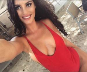 La modelo dijo que escalar la montaña ha sido uno de los mejores logros de su vida. Foto: Instagram