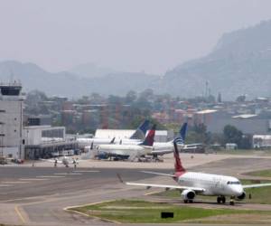 El Internacional Aeropuerto de Toncontín en Tegucigalpa, la capital de Honduras, recibe vuelos internacionales directos de siete países. Foto: Alex Pérez / El Heraldo.