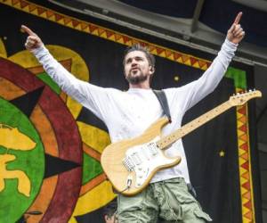 Juanes lanzó recientemente 'La plata', un vallenato en el que colabora el colombiano Lalo Ebratt. (Foto: AP)