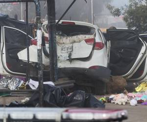 Un cabo de la infantería de marina de Chile, que estaba fuera de servicio, embistió este domingo su vehículo contra una feria callejera en la ciudad de Viña del Mar, en un hecho que dejó seis muertos y múltiples heridos, confirmó la Armada en un comunicado. Aquí las imágenes de la tragedia.