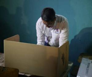 Así ejerció el sufragio el presidente Juan Orlando Hernández.
