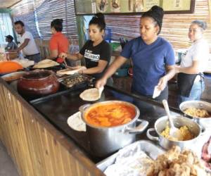 El comercio y la prestación de servicios son los que más generan empleos. Foto: Alejandro Amador/ EL HERALDO.