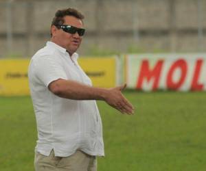 Este cambio se originó por la sanción de cuatro juegos que sufrió el inmueble como efecto de la demanda del árbitro Armando Castro en contra de la seguridad y supuestas amenazas del presidente del equipo, Ricardo Elencoff.