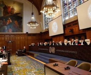 En la antesala del fallo, el presidente chileno Sebastián Piñera viajó al extremo norte de Chile, frontera con Bolivia, donde aseguró que espera con 'tranquilidad' la decisión del tribunal con sede en La Haya.