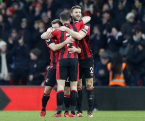 El lateral barcelonés puso por delante al conjunto de Londres (53), pero cuatro minutos fatídicos para el Arsenal supusieron el empate de Callum Wilson (74), y el tanto definitivo de Jordon Ibe (74). Foto: AFP