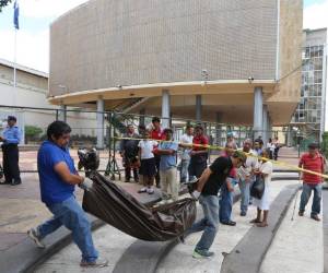 El personal de Medicina Forense retiró el cuerpo del anciano para realizarle la autopsia de ley correspondiente.
