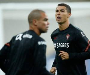 'CR7' presentaba un cuadro 'asintomático' y fue situado en aislamiento desde el primer test positivo en el centro de entrenamiento de la selección en Oeiras, en la periferia lisboeta.