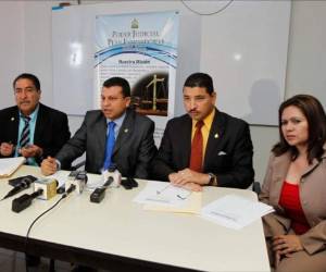 Exmiembros del Consejo de la Judicatura en conferencia de prensa. (Foto: Archivo EL HERALDO)