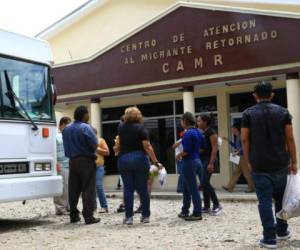 Al menos seis hondureños han sido deportados en las redadas realizadas por los agentes de migración en Estados Unidos. Foto El Heraldo.