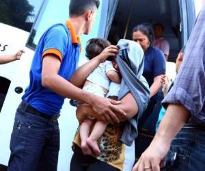 'El gobierno solo puede reunificar familias bajo su control', resaltó Dana Sabraw, de una corte federal de San Diego.