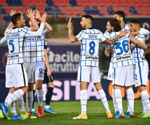 Fue la novena victoria consecutiva del equipo de Antonio Conte, que le ofrece un colchón importante para lograr su primer Scudetto desde el recordado triplete en 2010 con José Mourinho. Foto: AP