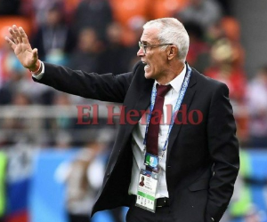 El director deportivo de Egipto, Héctor Cúper, explicó porqué Mohamed Salah no jugó contra Uruguay. Foto: EL HERALDO