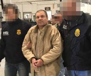 Los abogados afirman que las actuales condiciones de detención de 'El Chapo' violan sus derechos constitucionales.