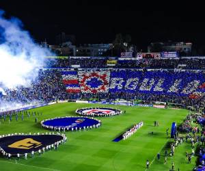Pumas y Cruz Azul definen esta noche al nuevo campeón del fútbol mexicanos.
