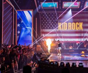 Kid Rock fue uno de los cantantes que protagonizó el show de medio alternativo.