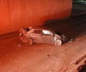 Vehículo quedó destruido tras el accidente en el Anillo Periférico, donde murió Nora Clarisa Sánchez Murillo.