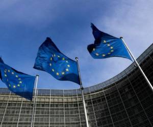 La decisión eleva a 18 el número de personas sancionadas por menoscabar, a juicio de la UE, la democracia.