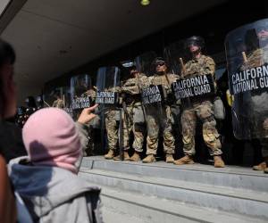 Los hondureños, al igual que migrantes de otras nacionalidades, viven con zozobra ante las redadas migratorias en Estados Unidos. No obstante, las autoridades hondureñas han habilitado medios para brindar atención.