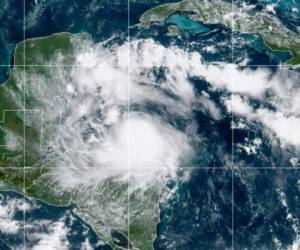 México emitió una alerta de huracán para la Península de Yucatán, desde Tulum hacia el norte hasta Río Lagartos hacia el oeste, incluida la isla de Cozumel. Foto: AP