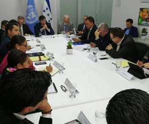 Representantes de los partidos políticos tras el llamado de prediálogo realizado por la ONU. Foto: ONU Honduras