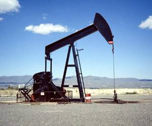 Mientras el crudo ha bajado 50%, en Honduras los precios del diésel y gasolina apenas se redujeron 22%