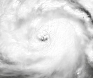 El centro de Nora, categoría 1 en la escala de Saffir-Simpson (de 5), 'permanece cerca de la costa de México después de tocar tierra en el noroeste de Jalisco', informó el Centro Nacional de Huracanes de Estados Unidos (NHC). Foto: AP