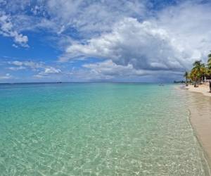 <i>Roatán ha sido seleccionado por miles de viajeros en el mundo como uno de los mejores destinos naturales del mundo.</i>