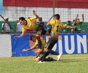 Real de Minas anotó su tanto al minuto 7 con un pelotazo de Óscar Padilla Discua.