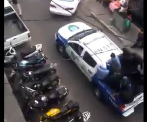 Algunos policías llegaron a varias postas de la capital. Foto: EL HERALDO