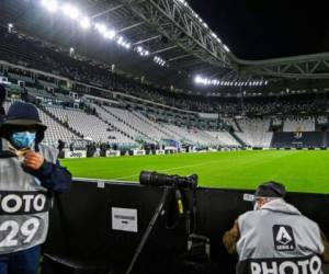 El Covid-19 sigue afectando al fútbol italiano. Foto: AFP