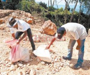 El mineral sulfato de bario se encuentra en grandes cantidades debajo de los terrenos.