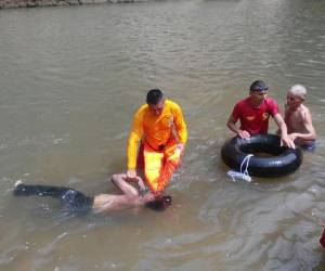 El joven que había desaparecido en horas de la mañana y fue encontardo ahogado tres horas más tarde.