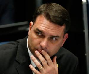 Flávio Bolsonaro es investigado por presuntos movimientos financieros sospechosos. AP.