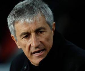 El nuevo técnico del Barcelona Quique Setién durante un partido de la Liga contra Granada en el estadio Camp Nou, el domingo 19 de enero de 2020.