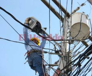 La ENEE está sustituyendo alrededor de 240,000 lámparas incandescentes por luminarias led.