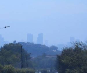 Tegucigalpa y Comayagüela registran aire insalubre este 11 de mayo, según monitoreos de la AMDC y la plataforma internacional IQAir.