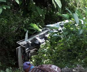 Al menos ocho personas resultaron heridas al impactar cuatro vehículos en carretera a Santa Bárbara. (Foto cortesía: Bomberos de Honduras/ El Heraldo Honduras, Noticias de Honduras)
