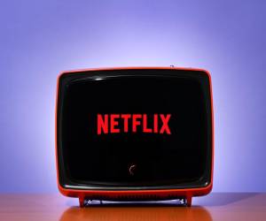 Cuatro astronautas a bordo de la nave Orion sobrevolarán la Luna este lunes en el marco de la misión Artemis II, que Netflix transmite en vivo desde las 11:00 a.m. hora de Honduras.